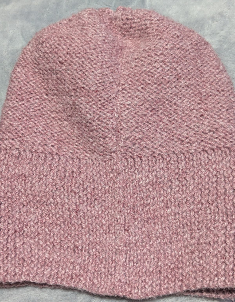 Herringbone knit beanie, inside, back seam