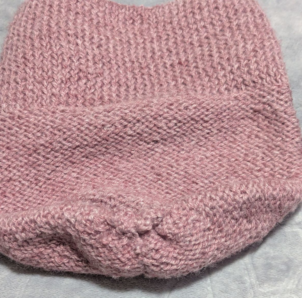 Herringbone knit beanie, inside top