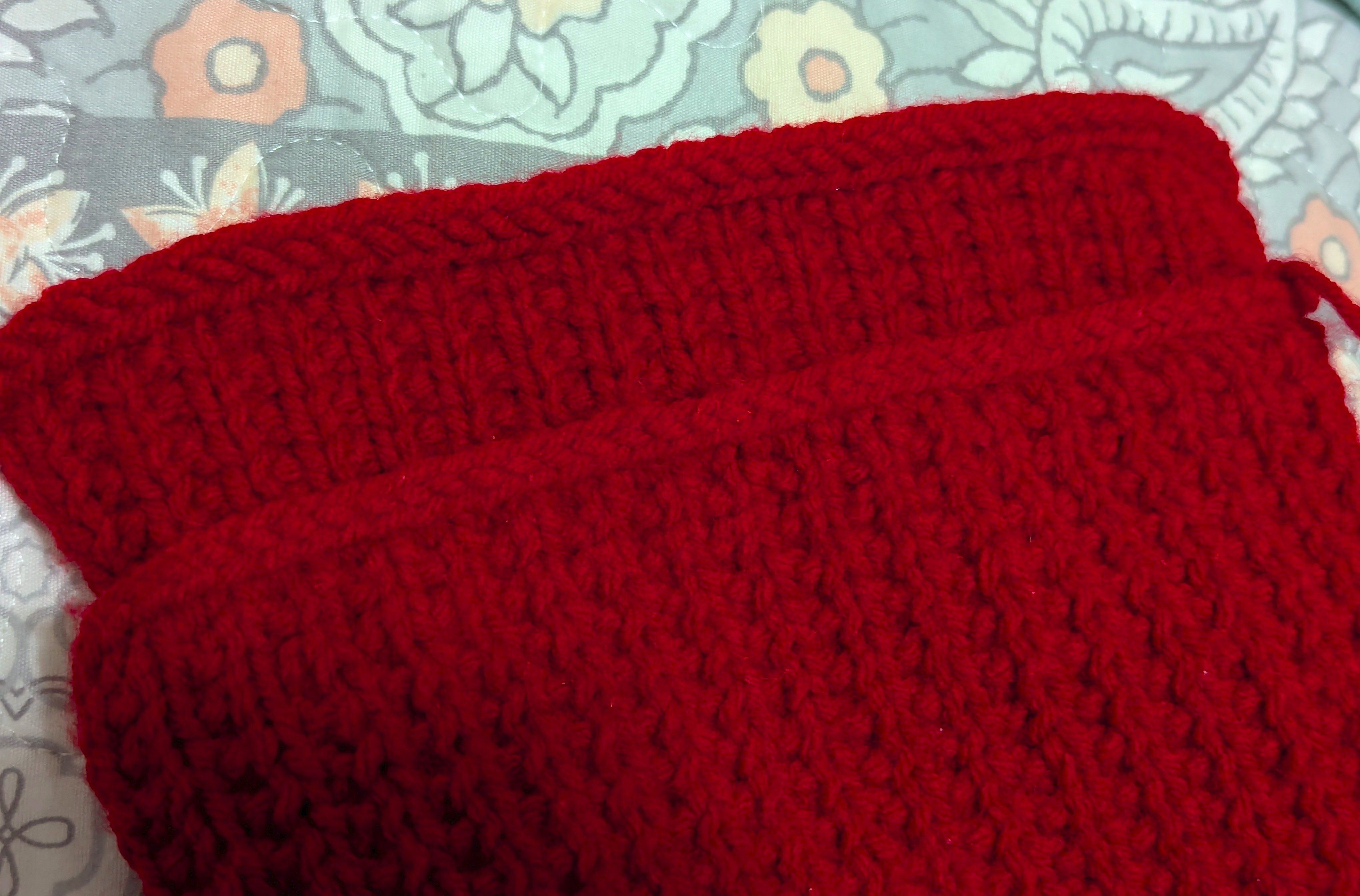 finished red Christmas scarf